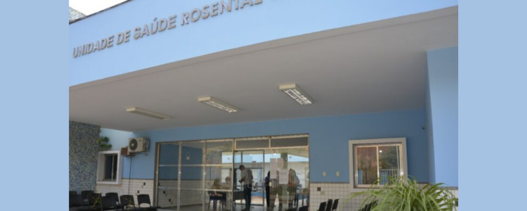 Remédio para tosse seca é entregue no PAM com validade até o fim do mês. Pacientes precisam assinar termo em que assumem o risco. Especialistas alertam para o perigo da prática.