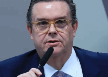 Em audiência no Senado, titular da Previdência afirma que esquema revelado pela Operação Sem Desconto teve origem em brechas criadas por Medida Provisória do governo anterior.