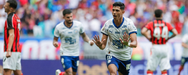 Domingo de clássicos no Brasileirão: Bahia bate o Vitória com um a menos, Corinthians vence o Santos, Vasco goleia com Diniz e São Paulo escapa da zona de rebaixamento.