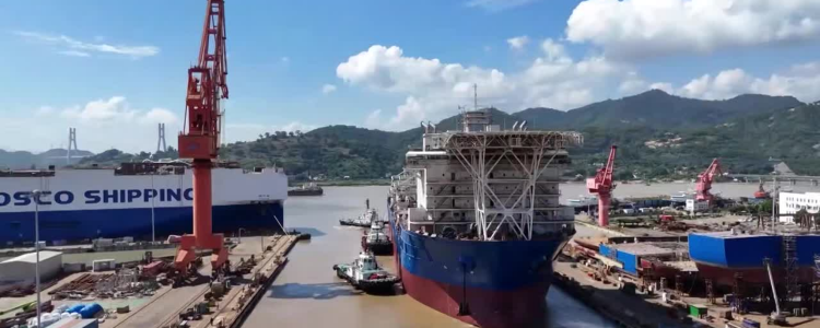 China se torna o primeiro país a produzir um navio de engenharia naval supergrande de 45 mil toneladas. O Windpiper vai operar na instalação de turbinas eólicas no mar.