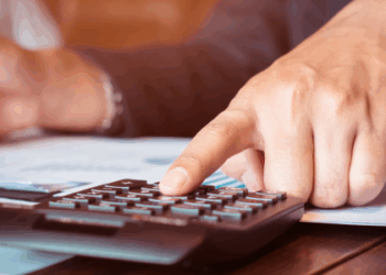 Espírito Santo tem a terceira menor taxa de inadimplência do país. Estado registra 41,5%, abaixo da média nacional. Entenda os motivos e os dados.