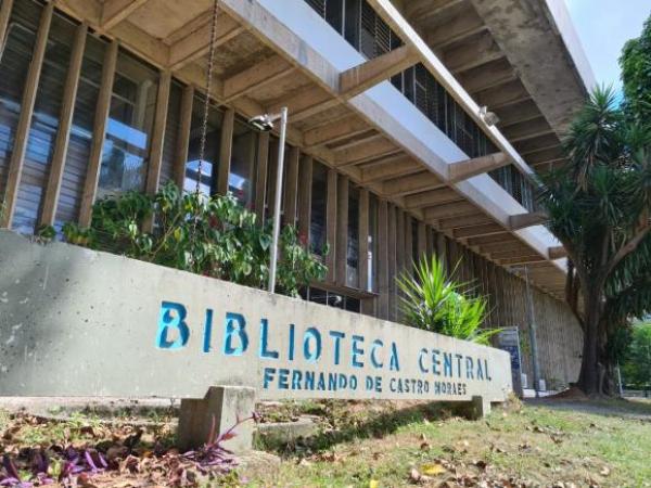 Universo Setenta: Fotografias celebram os 70 anos da Ufes em exposição na Biblioteca Ce
