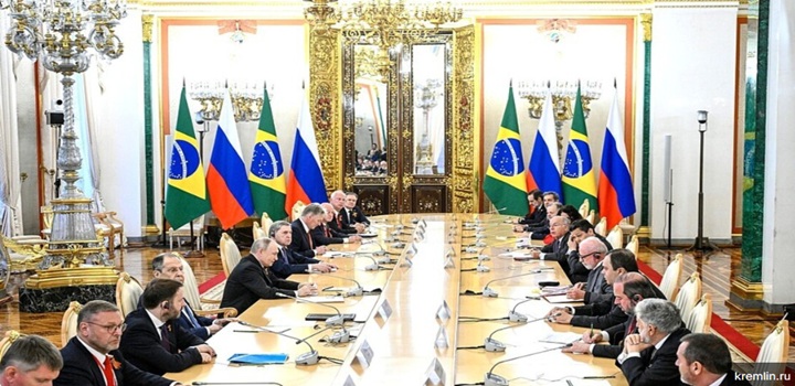 Putin destaca papel do Brasil na luta contra nazifascismo