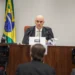 Durante interrogatório no STF, Jair Bolsonaro negou ter recebido voz de prisão do ex-comandante do Exército em reunião sobre tentativa de golpe em 2022. Declaração contradiz versão de Baptista Júnior.