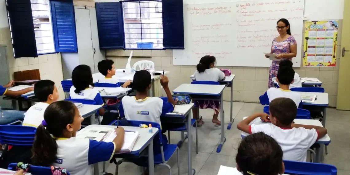 Inep divulga edital da Prova Nacional Docente (PND) 2025. Inscrições vão de 14 a 25 de julho e prova acontece em 26 de outubro. Confira regras, isenção da taxa e uso em concursos.