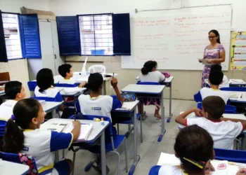 Inep divulga edital da Prova Nacional Docente (PND) 2025. Inscrições vão de 14 a 25 de julho e prova acontece em 26 de outubro. Confira regras, isenção da taxa e uso em concursos.