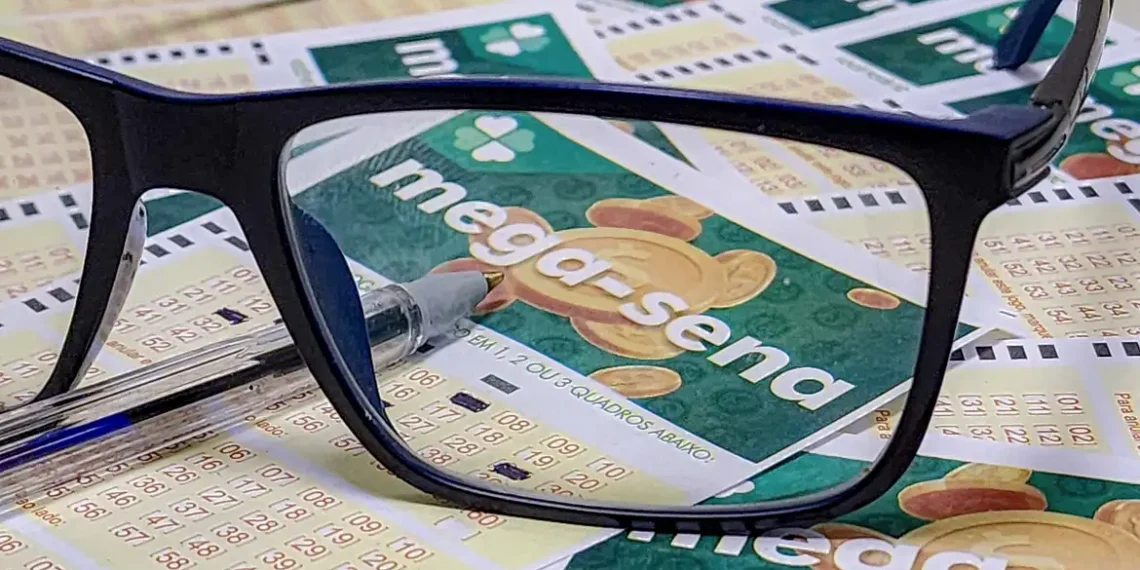 Mega-Sena sorteia nesta quarta (26), às 20h, o prêmio acumulado de R$ 40 milhões no concurso 2.880. Apostas podem ser feitas até as 19h nas lotéricas ou pela internet.