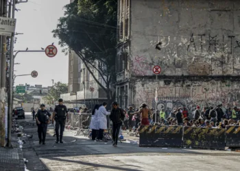 Relatório do Grupo de Trabalho Interinstitucional sobre a Cracolândia propõe soluções com foco em direitos humanos, redução de danos e combate ao racismo estrutural. Lançamento ocorreu nesta sexta (27) em SP.