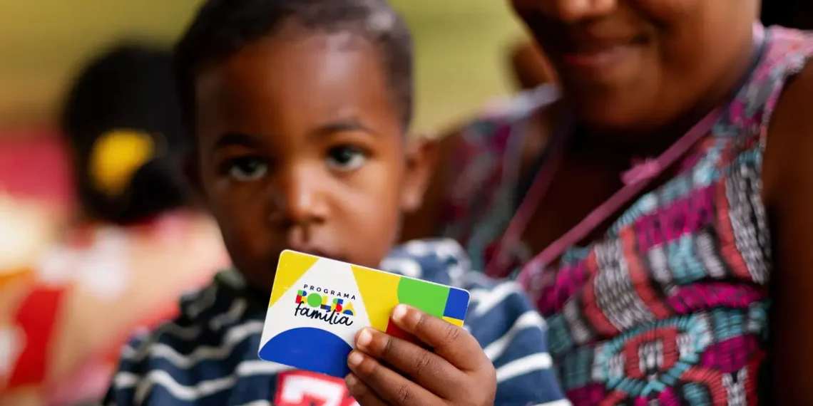 Bolsa Família paga parcela de junho para NIS final 5. Valor médio do benefício chega a R$ 666,01 com adicionais. Veja quem tem direito.