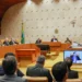 Supremo suspende julgamento sobre responsabilidade das redes sociais por conteúdo ilegal. Ministros vão discutir tese final que substituirá o Artigo 19 do Marco Civil da Internet. Resultado pode sair nesta quinta (26).