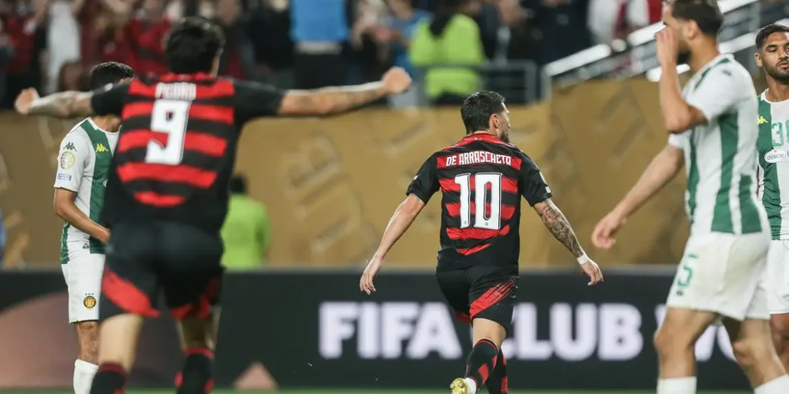 Flamengo vence o Espérance na estreia do Supermundial de Clubes da Fifa. Botafogo também estreia com vitória. Palmeiras empata com o Porto.