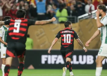 Flamengo vence o Espérance na estreia do Supermundial de Clubes da Fifa. Botafogo também estreia com vitória. Palmeiras empata com o Porto.