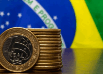 Estoque da dívida pública federal cresceu 0,71% em maio, chegando a R$ 7,67 trilhões. Tesouro Nacional divulga detalhes sobre composição e prazos da dívida.