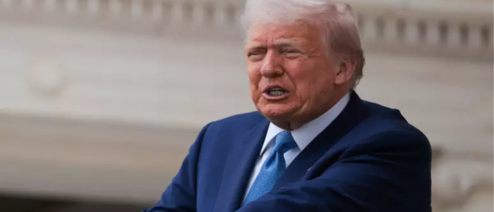 Em nova investida, Trump critica gestão do Fed e propõe corte de 2 pp nos juros. Promete ainda pacote fiscal com reduções "recorde" de impostos.