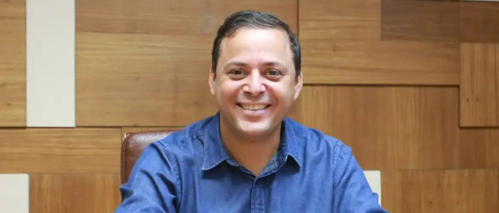 Após Itamaraty recusar custear translado, prefeitura de Niterói se oferece para trazer corpo de Juliana Marins. Romário propõe mudança na lei.