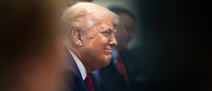 Juíza federal de Boston derruba medida da era Trump que limitaria verbas para universidades em pesquisas de IA, cibersegurança e semicondutores.