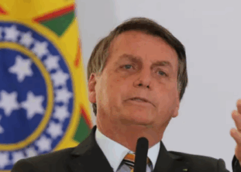Bolsonaro afirma que não usou estrutura da Abin para monitorar adversários, nega ter controle sobre inteligência e minimiza espionagem ilegal apontada pela PF.