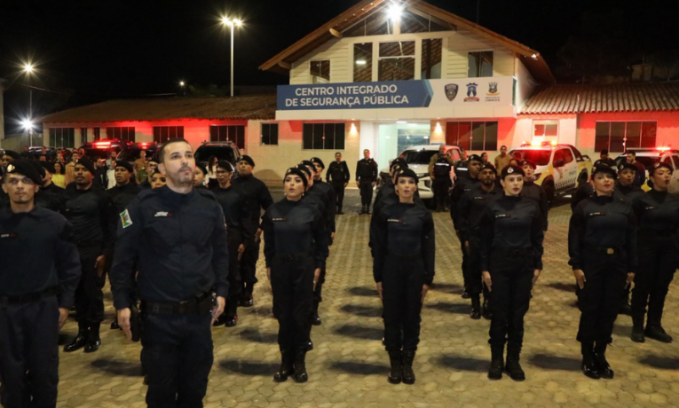 Agentes de trânsito e guardas municipais de Cariacica (ES) terão reajuste salarial de 45%. Prefeitura também vai implantar regime de plantão e reformular estrutura da Defesa Social.
