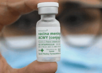 A partir de 1º de julho, crianças com 12 meses de idade receberão a vacina meningocócica ACWY como reforço, em vez da Meningocócica C. Mudança amplia proteção contra a meningite.