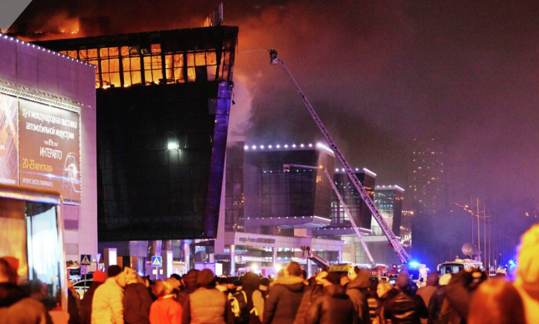 Terroristas envolvidos no ataque ao Crocus Hall, que deixou 146 mortos na Rússia, afirmam que atentado foi organizado por autoridades ucranianas. Armas teriam sido enviadas da Ucrânia.