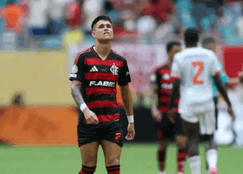 O Bayern de Munique derrotou o Flamengo por 4 a 2 neste domingo (29) pelas oitavas do Mundial de Clubes da FIFA. Harry Kane foi o destaque com dois gols. Alemães enfrentam o PSG nas quartas de final.