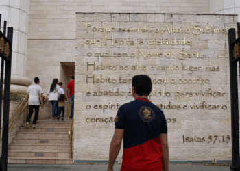 Com base em dados do Censo 2022, Caminhos da Reportagem revela como o evangelismo se expande no Brasil, inclusive entre quilombolas e trabalhadores rurais. Programa vai ao ar nesta segunda (30), às 23h.