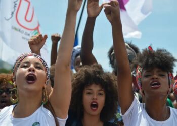 Ncotas raciais em concursos públicos, reservando 30% das vagas para negros, indígenas e quilombolas. Entenda como será a aplicação.