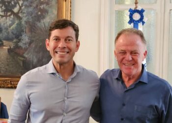 Prefeito de Vila Velha (ES) se lança pré-candidato ao governo do Estado em 2026.