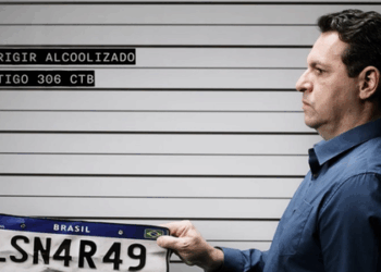 Campanha do Detran do Espírito Santo reforça que dirigir alcoolizado é crime. Ação marca 17 anos da Lei Seca com vídeos, spots e operações educativas e punitivas.