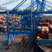 Balança comercial brasileira registra superávit de US$ 1,1 bilhão na terceira semana de junho. Indústria de transformação lidera exportações no mês.