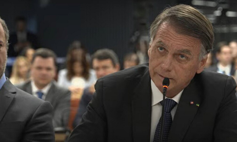 Jair Bolsonaro negou envolvimento em tentativa de golpe após as eleições de 2022, alegou que agiu dentro da Constituição e pediu desculpas a Alexandre de Moraes em depoimento ao STF.