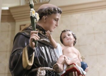 Por que Santo Antônio, o santo casamenteiro, é tão popular no Brasil?