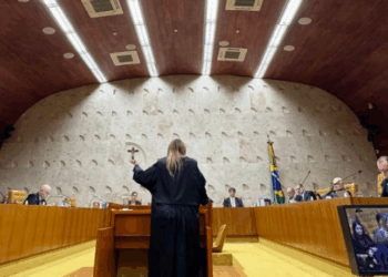 Desembargadora Sandra Inês, alvo da Operação Faroeste, pede ao STF a anulação de denúncia por corrupção. Defesa questiona ausência de gravações e acusa irregularidades na investigação.