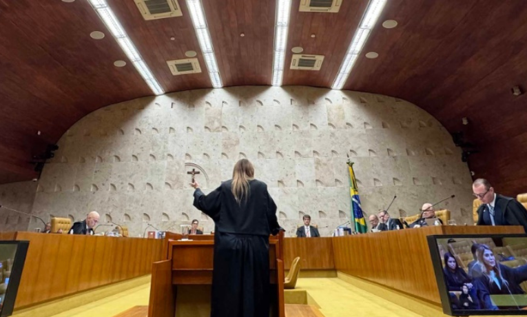 Desembargadora Sandra Inês, alvo da Operação Faroeste, pede ao STF a anulação de denúncia por corrupção. Defesa questiona ausência de gravações e acusa irregularidades na investigação.