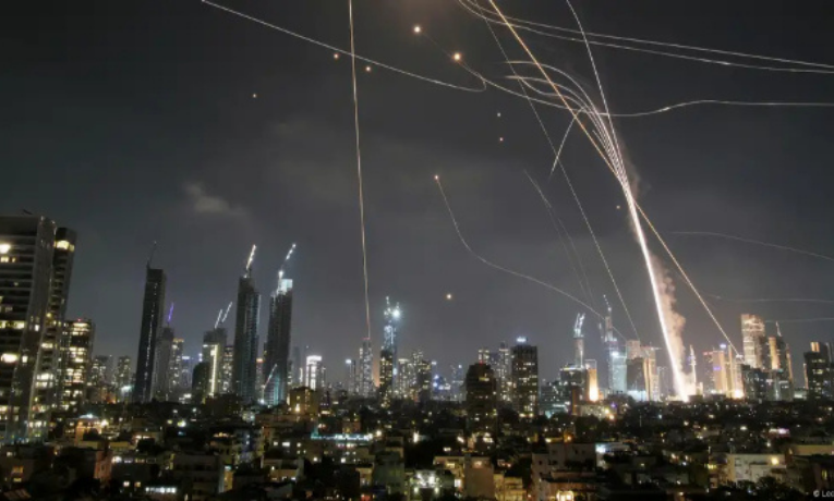 Israel anunciou ter estabelecido controle aéreo sobre o oeste do Irã, incluindo Teerã. Em 48 horas, aviões de guerra israelenses passaram a operar dentro do território iraniano, segundo o comando militar.
