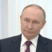 vladimir putin se reúne com o chanceler do irã em moscou após ataques dos eua a instalações nucleares iranianas e aumento da tensão com israel. rússia busca reforçar aliança estratégica