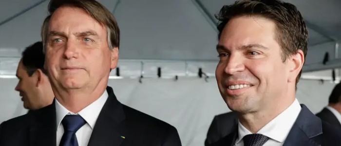 A Polícia Federal concluiu o inquérito sobre o uso ilegal da Abin durante o governo Bolsonaro. Bolsonaro, Ramagem, Carlos Bolsonaro e integrantes da atual gestão estão entre os mais de 30 indiciados.