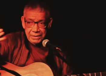 Hélio Delmiro, guitarrista e referência do jazz brasileiro, morre aos 78 anos. O músico tocou com Elis Regina, Milton Nascimento e Sarah Vaughan, e marcou a música instrumental do país.