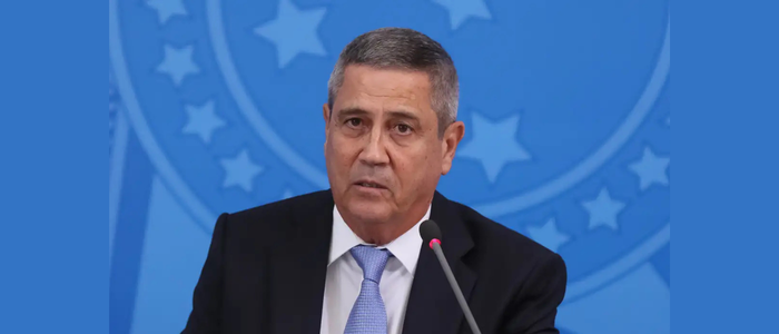 A defesa do general Braga Netto pediu ao ministro Alexandre de Moraes uma acareação com Mauro Cid no STF. A intenção é esclarecer divergências sobre um suposto plano golpista e o repasse de dinheiro em uma sacola de vinho.