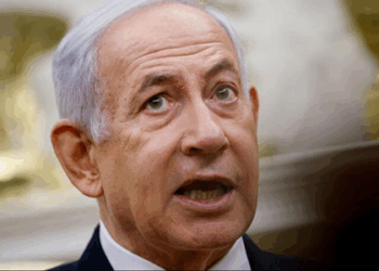Benjamin Netanyahu reafirma compromisso em eliminar ameaça nuclear do Irã e mantém "todas as opções" em aberto. Israel ataca bases militares iranianas e amplia tensão no Oriente Médio.