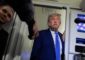 Trump poderá autorizar ataque direto ao Irã nos próximos dias, segundo a Casa Branca. Entre os alvos possíveis está a usina nuclear de Fordo e o uso da bomba GBU-57.