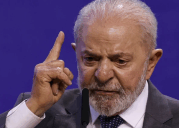 O presidente Luiz Inácio Lula da Silva (PT) comparou, em entrevista ao podcast Mano a Mano, divulgada nesta quinta-feira (19)