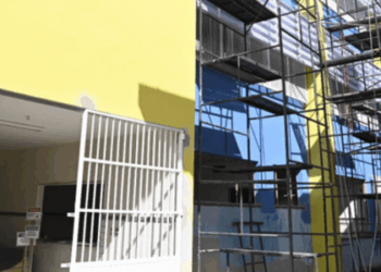 A nova Emef Ronaldo Soares, em Resistência, Vitória, está com 95% das obras concluídas e iniciará as atividades em tempo integral em 2025. Serão 12 salas de aula, auditório, biblioteca e estrutura completa para 340 estudantes.