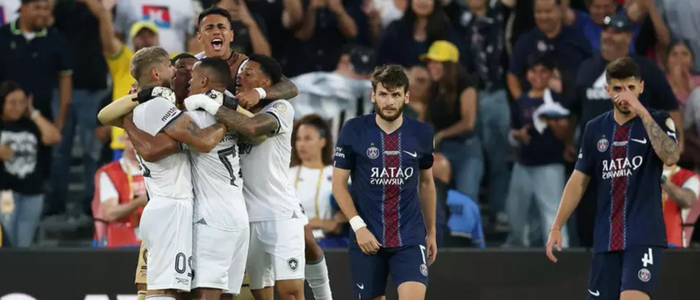 Botafogo vence o PSG por 1 a 0 no Mundial de Clubes e encerra jejum sul-americano contra europeus. Gol de Igor Jesus garante liderança do Grupo B e vitória emblemática sobre o campeão da Champions.
