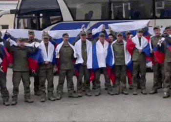 Rússia e Ucrânia realizam nova troca de prisioneiros de guerra nesta quarta (19), conforme acordos de Istambul. Moscou e Kiev devolvem soldados em operação simultânea.