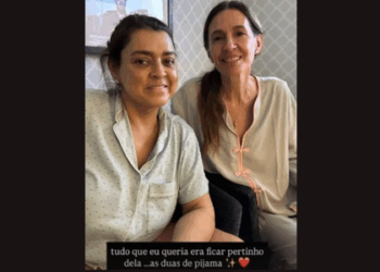 Preta Gil surge ao lado de Flora Gil durante tratamento experimental contra câncer no intestino nos EUA. Cantora segue com terapia em Washington e recebe apoio da família.