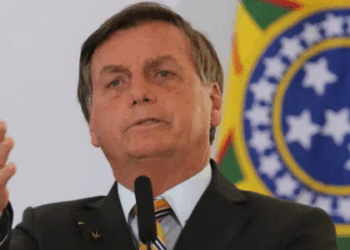 *Compartilhe esta reportagem do Giro Capixaba, o melhor site de notícias do Estado do Espírito Santo. Jair Bolsonaro deixa hospital em Brasília após apresentar sintomas compatíveis com pneumonia viral. Ex-presidente foi atendido após mal-estar durante evento em Goiânia.
