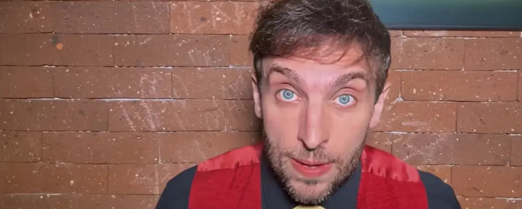 Condenado a mais de oito anos de prisão, Leo Lins se defende em vídeo e diz que show é ficção; caso repercute na mídia internacional e levanta debate sobre liberdade de expressão.