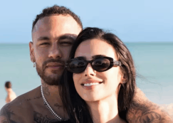 Bruna Biancardi revelou que já é casada com Neymar. A confirmação foi feita em uma resposta no Instagram. O casal espera a segunda filha, Mel, para o segundo semestre.