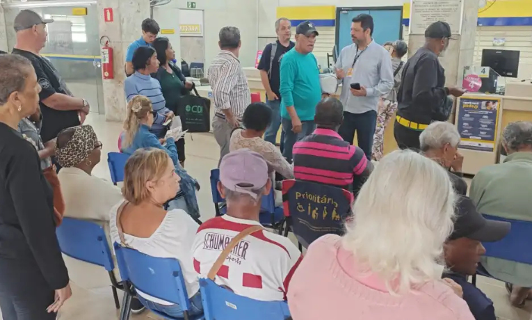 Mais de 488 mil aposentados já foram aos Correios contestar descontos indevidos no benefício